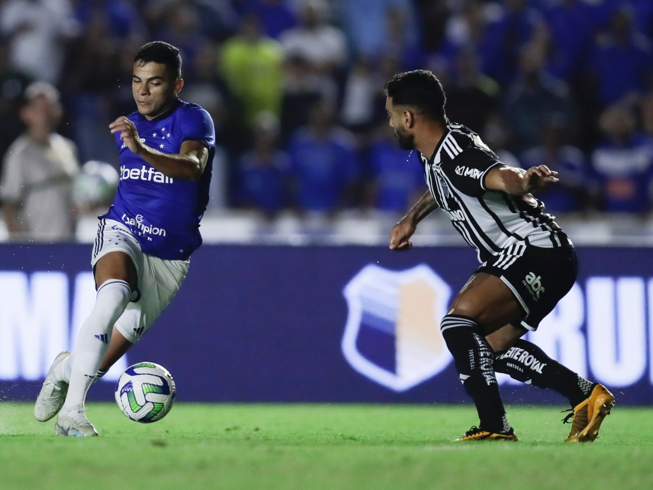 embate entre dois jogadores dos clubes