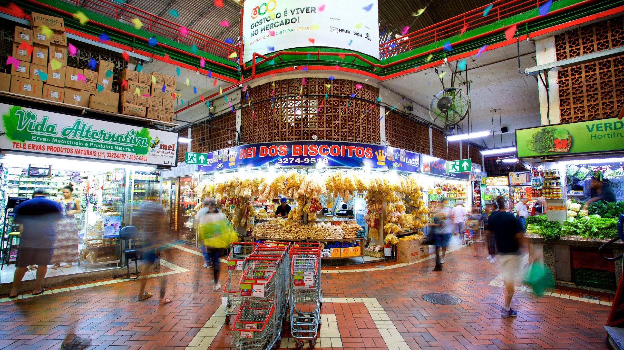 lojas e movimentação no mercado central