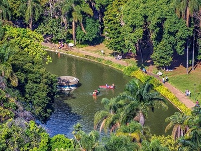 visão aérea do lago